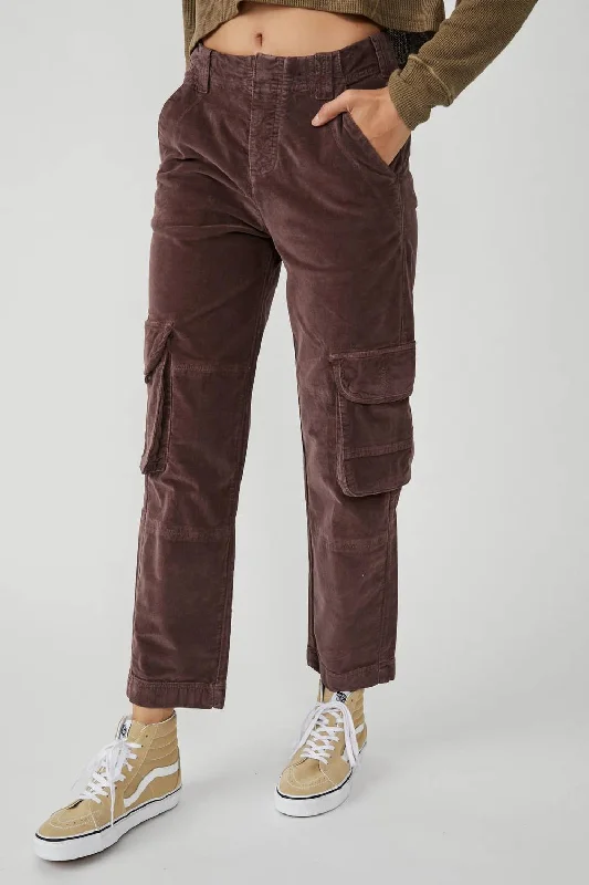 Hard Crushin' Plush Cargo Pants In Chocolate Merlot