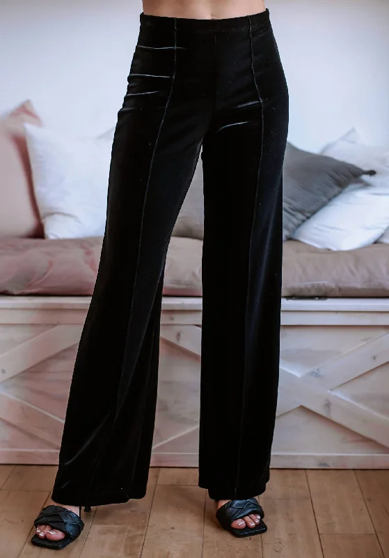 High-Waisted Pintuck Flare Pant In Black