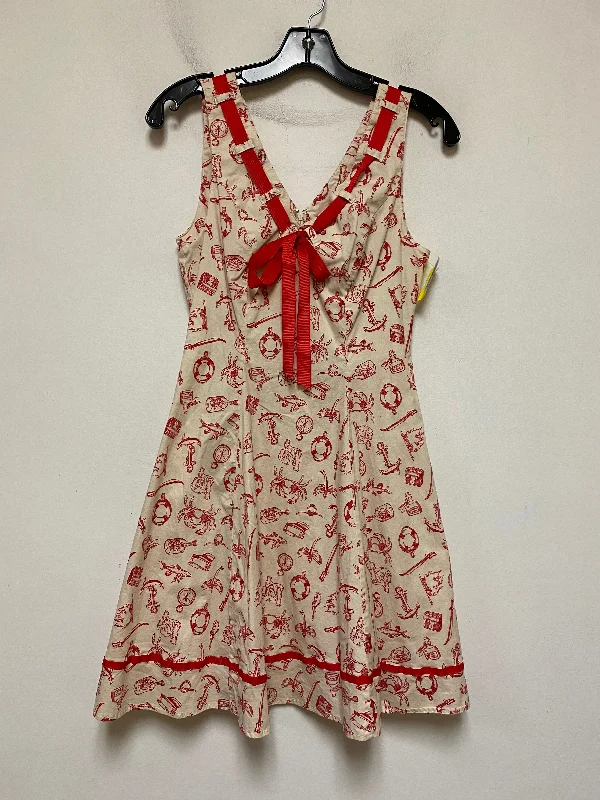 Dress Casual Short By Clothes Mentor In Cream & Red, Size: M